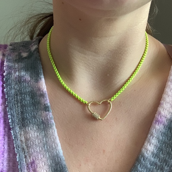 Melania Clara By Alexa Rae neon enamel heart 18k gold plated magnetic necklace - Picture 5 of 5